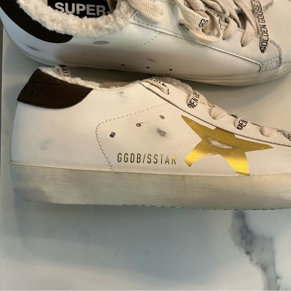 NEW in BOX Golden Goose Women's White and Gold Sneakers - Picture 15 of 16